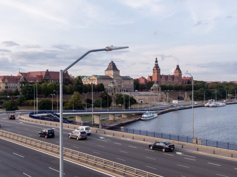 Zdjęcie Co  wyróżnia nasze słupy oświetleniowe?